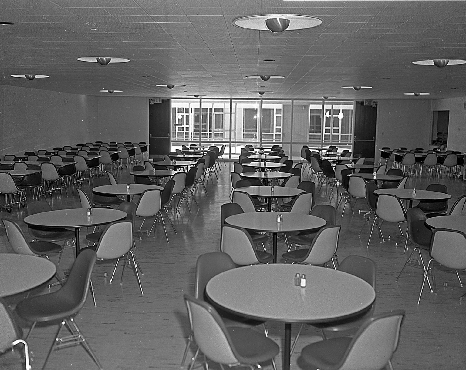 "A star architect's vision Yamasaki's Chelsea High School" a2 modern