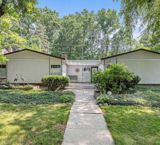 1402 Bardstown Front